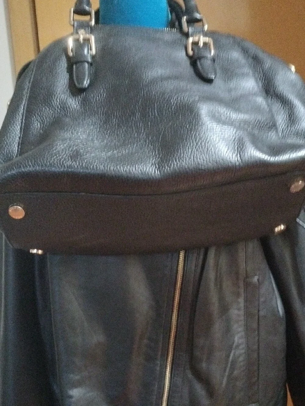 Michael Kors Black Pebbled Leather Dome Satchel with Gold Hardware. Jkt 4 Sale